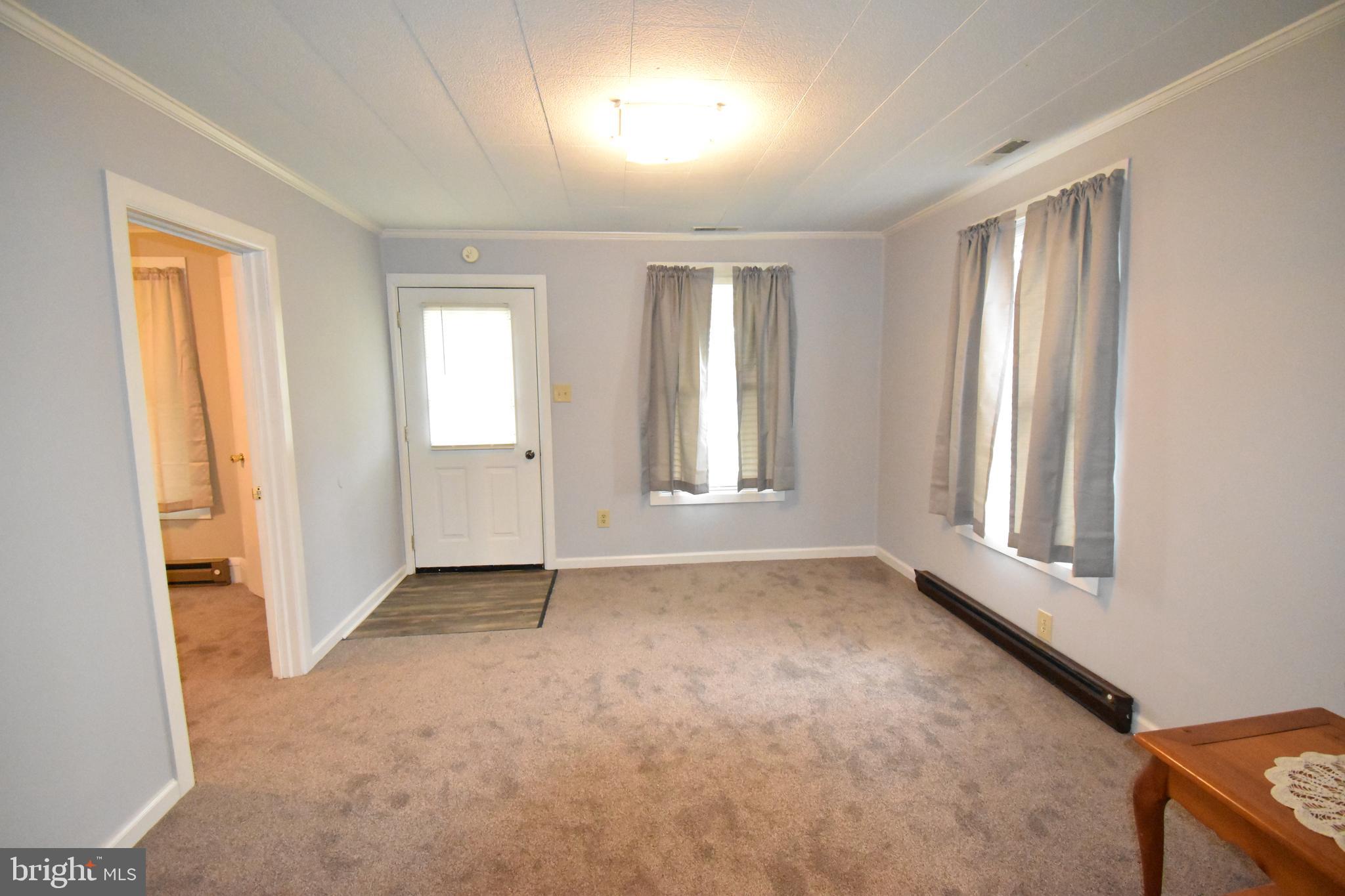 2261 Hudson Road Cambridge, MD 21613 - Photo 4 of 24 Living Room