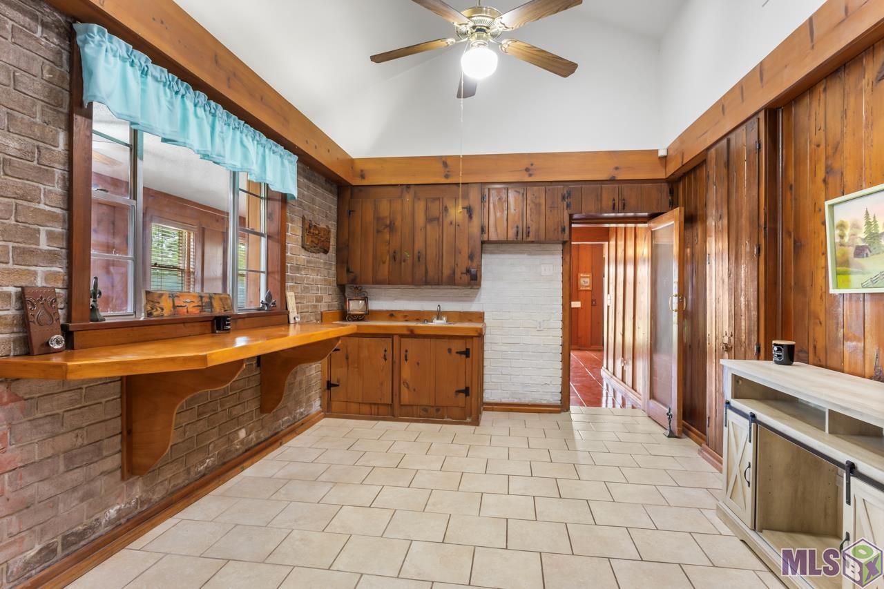 32063 Oneal Drive Springfield, LA 70462 - Photo 3 of 16