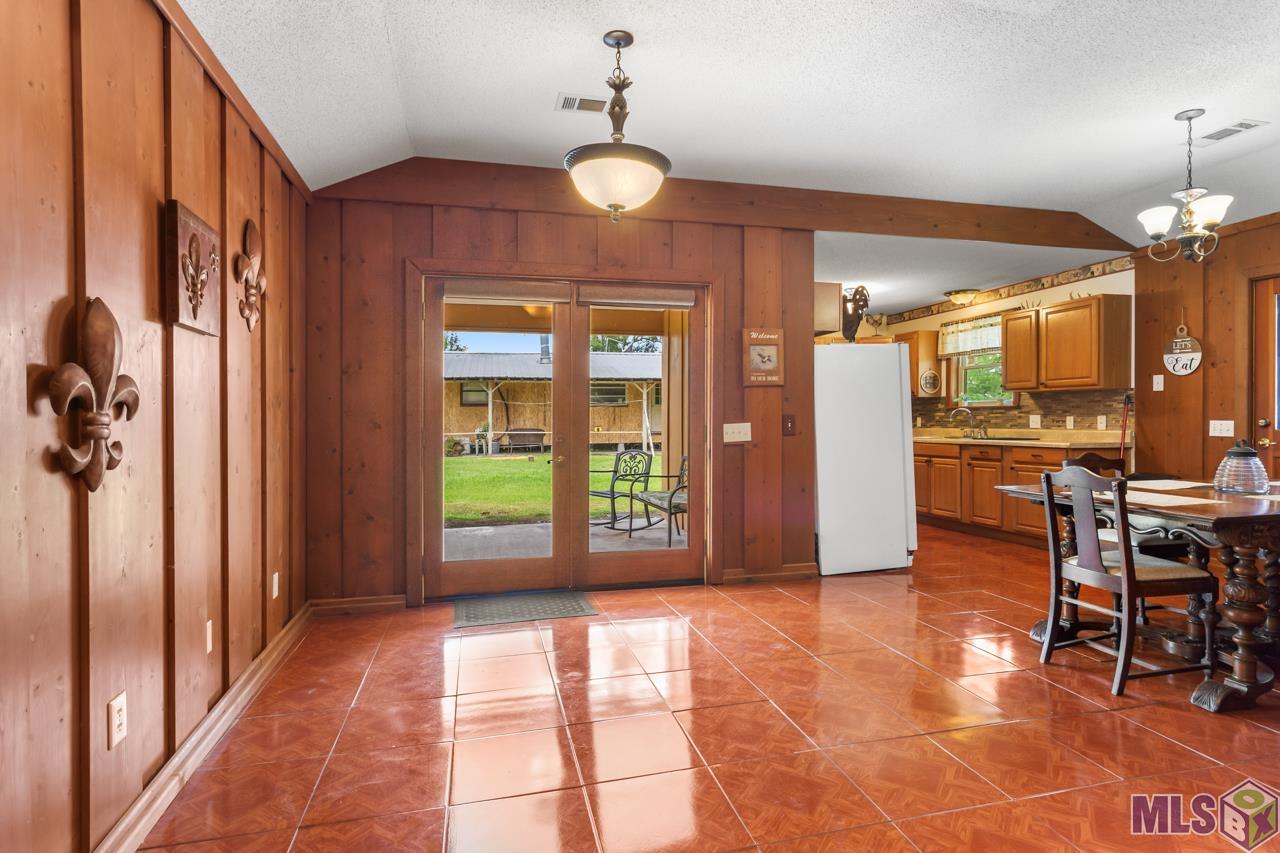 32063 Oneal Drive Springfield, LA 70462 - Photo 5 of 16