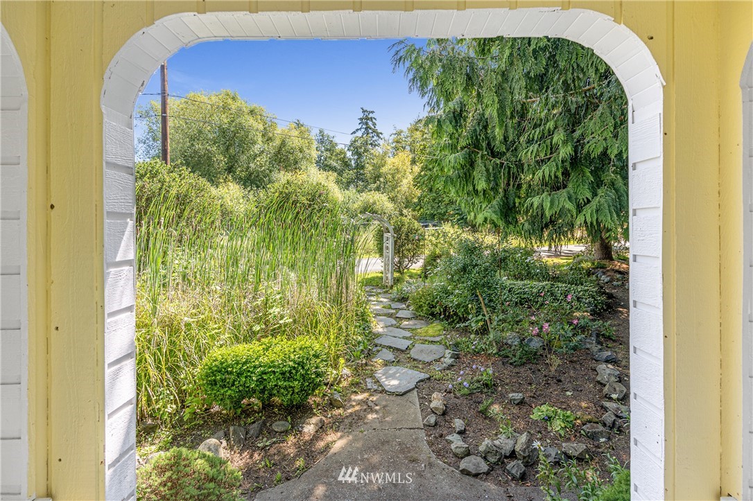 929 Blackburn Road Camano Island, WA 98282 - Photo 34 of 39 a view of a garden
