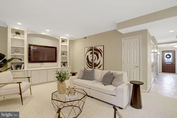 $1,050,000 | 2325 South Queen Street, Arlington, VA 22202