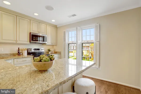 $1,050,000 | 2325 South Queen Street, Arlington, VA 22202