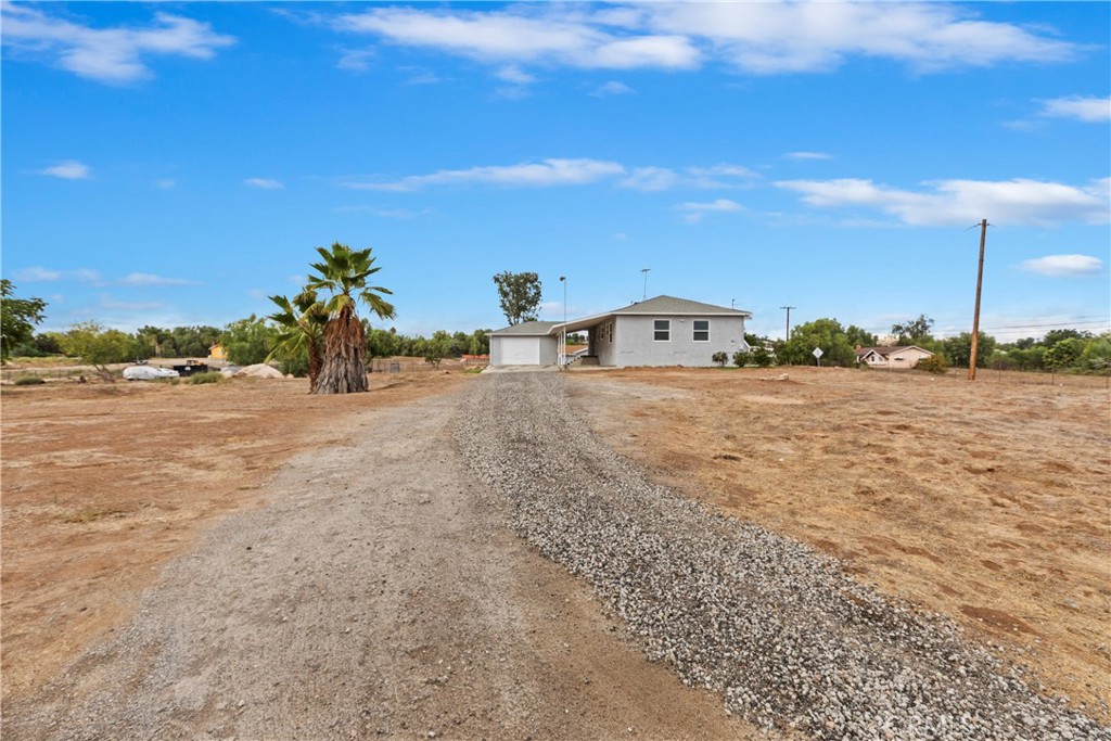 20407 Markham Street Perris, CA 92570 - Photo 20 of 26 a view of a terrace