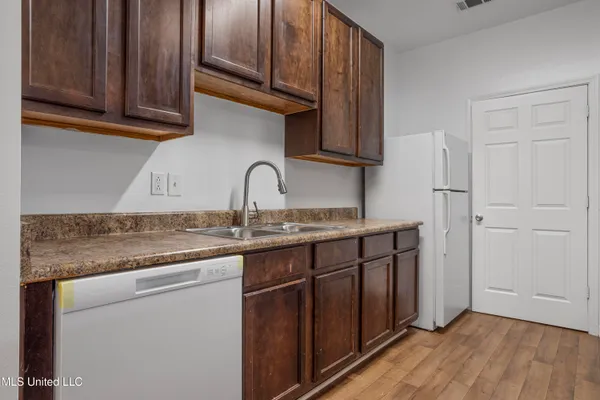 $230,000 | 310 Holcomb Boulevard, Unit 318, Ocean Springs, MS 39564