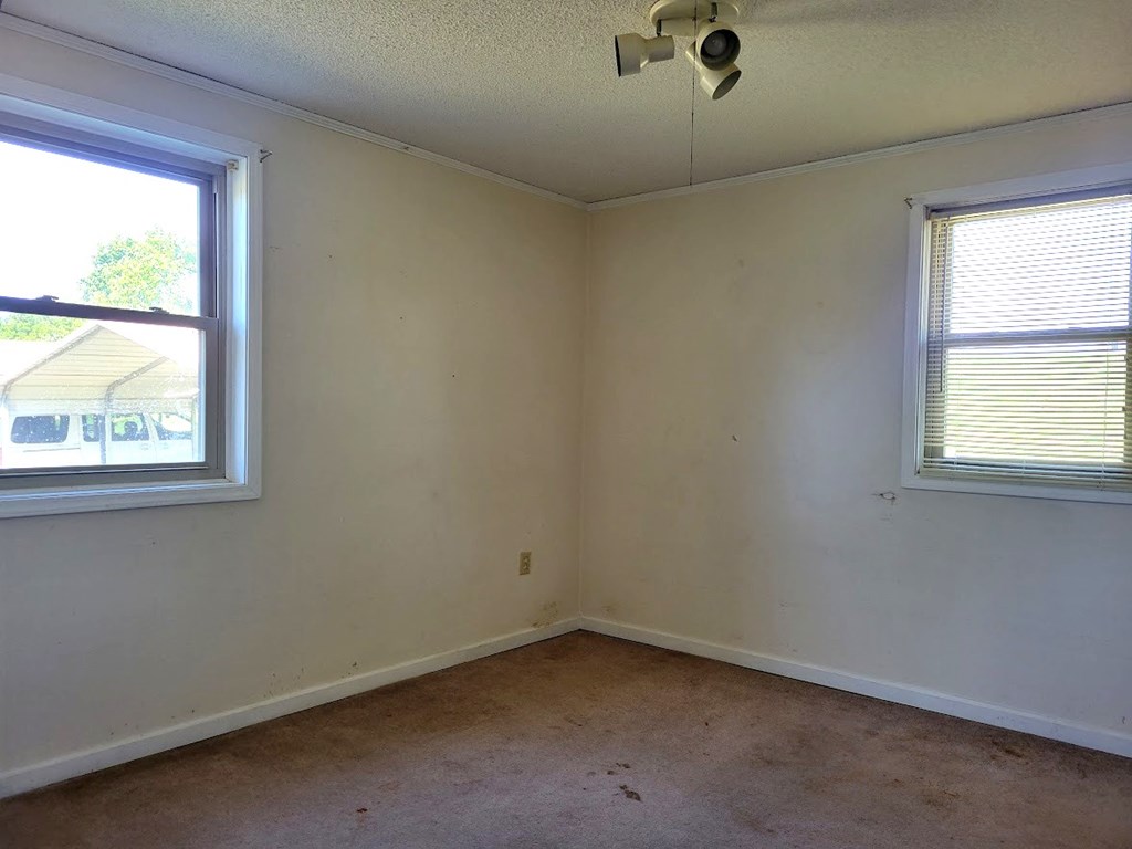 215 Bluff Road Greenwood, SC 29649 - Photo 6 of 49 Gallery Image 6