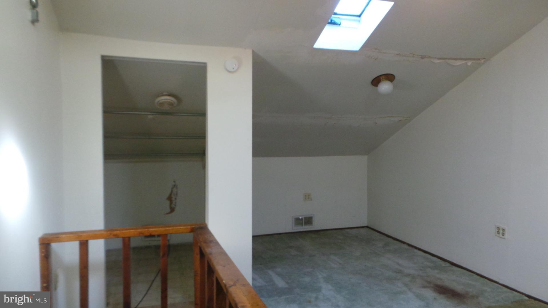 2823 Round Road Baltimore, MD 21225 - Photo 15 of 18 Interior (General)