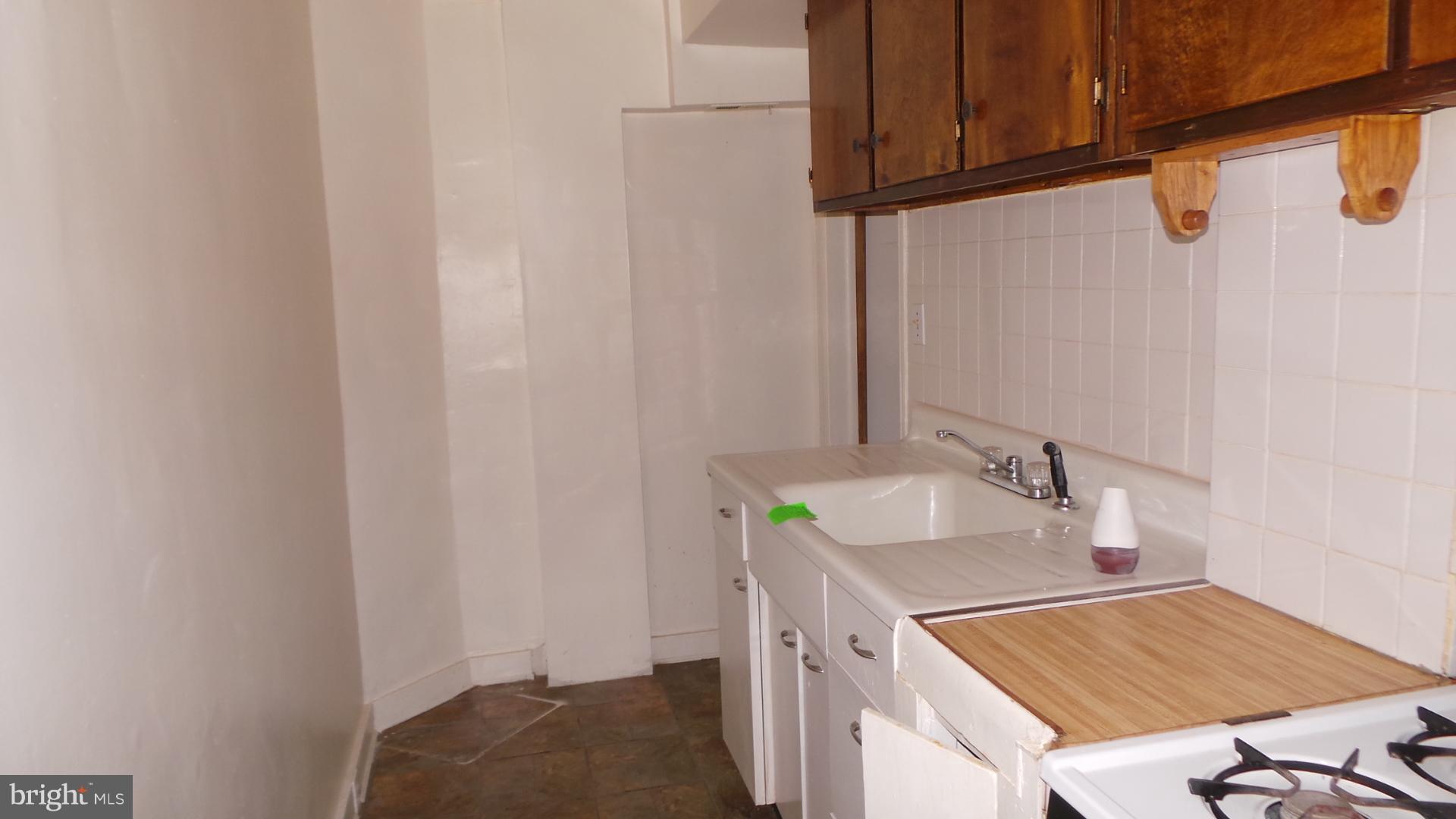 2823 Round Road Baltimore, MD 21225 - Photo 8 of 18 Interior (General)