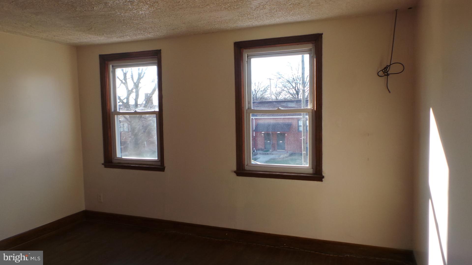 2823 Round Road Baltimore, MD 21225 - Photo 10 of 18 Interior (General)