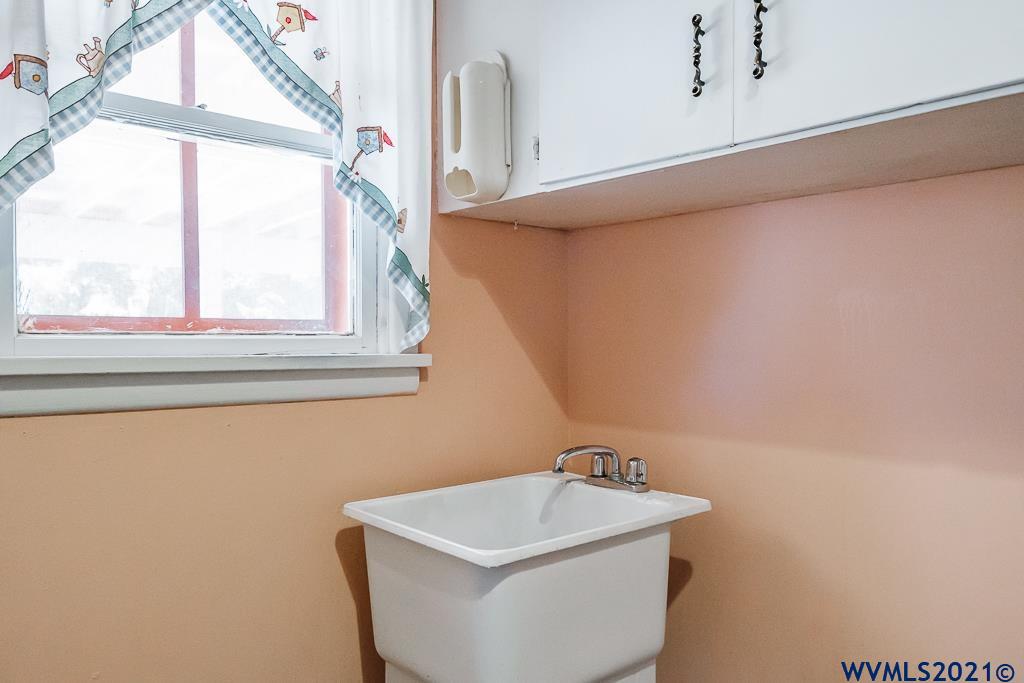 1370 Gale Street Southwest Albany, OR 97321 - Photo 13 of 42 Gallery Image 13