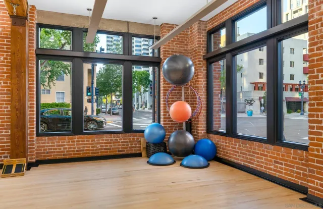 $829,900 | 500 West Harbor Drive, Unit 624, San Diego, CA 92101