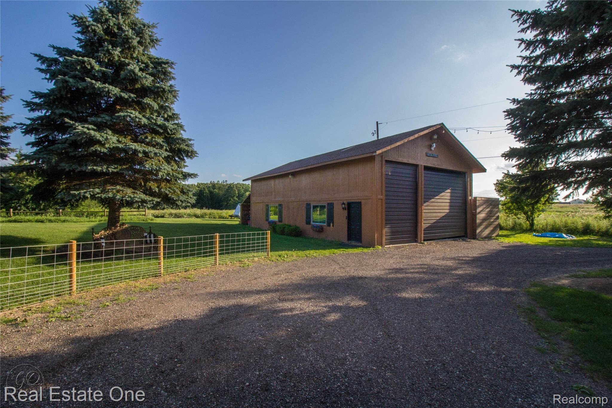 1350 Bone Road Fenton, MI 48430 - Photo 40 of 67 IMG_8627.jpg