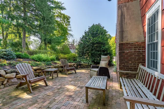 $1,595,000 | 144 West Neck Road, Huntington, NY 11743