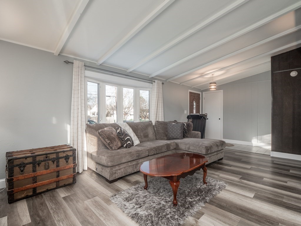 36 Lehigh Street Springfield, MA 01104 - Photo 5 of 33
