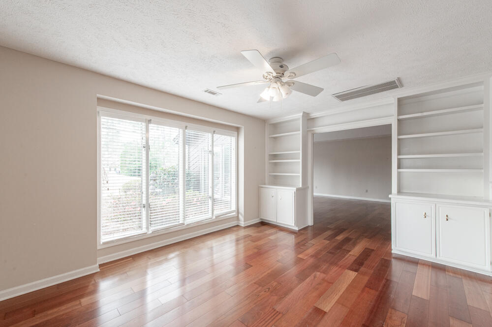 5 Prestwick Court Aiken, SC 29803 - Photo 14 of 31 Sitting Room!