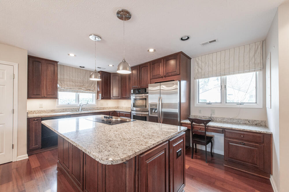 5 Prestwick Court Aiken, SC 29803 - Photo 4 of 31 Granite Countertops!