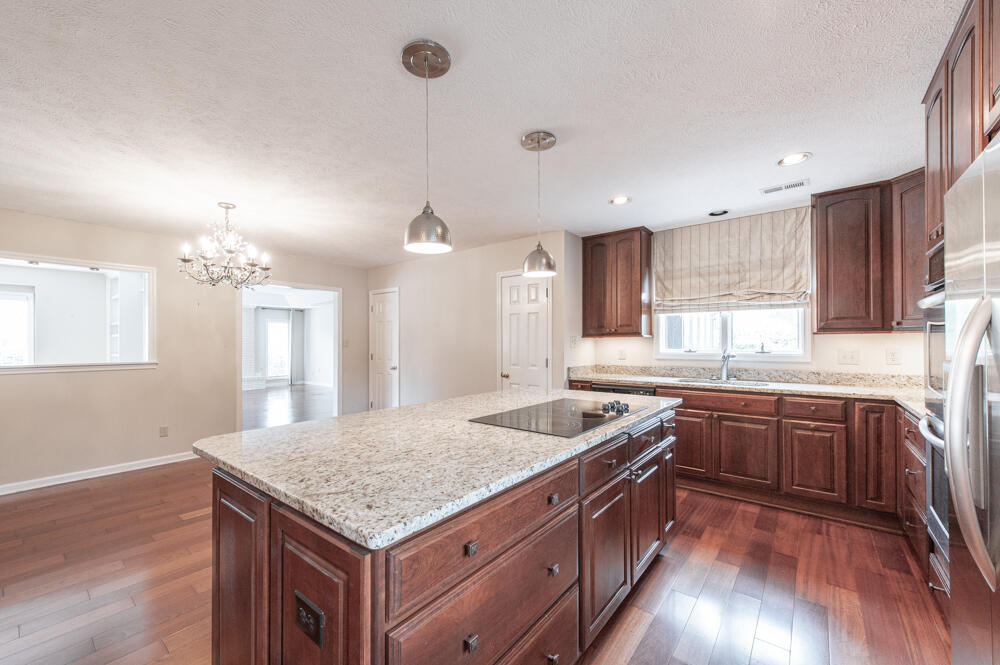 5 Prestwick Court Aiken, SC 29803 - Photo 9 of 31 Cooktop!