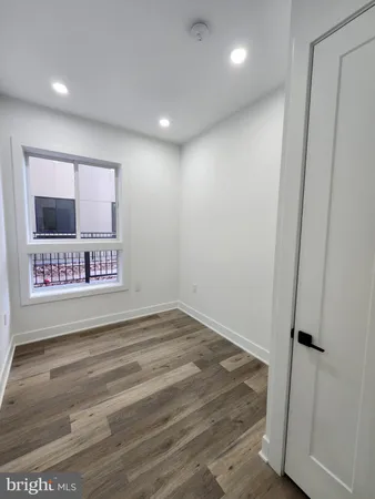 a view of utility room