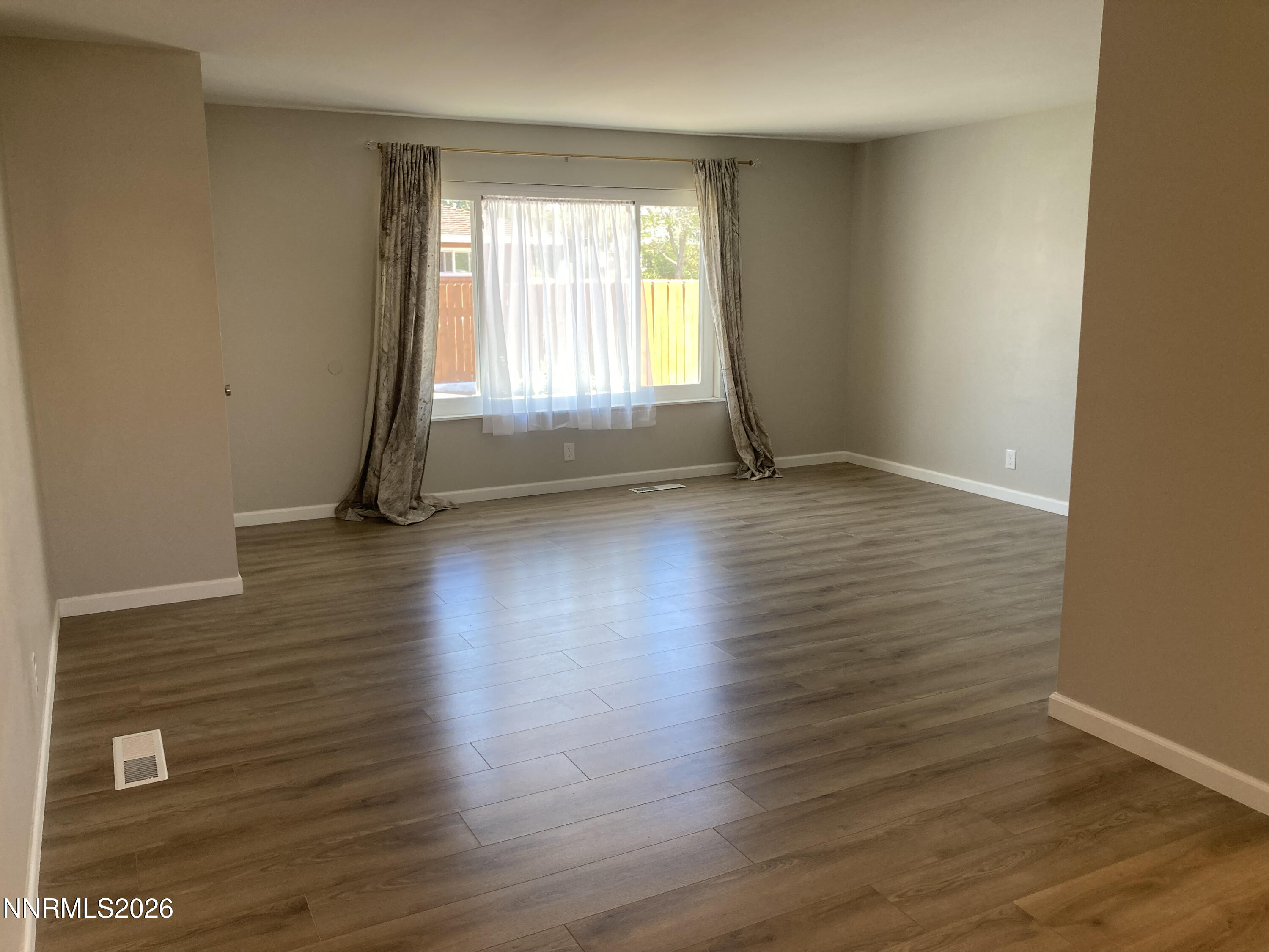 998 Roberts Street Reno, NV 89502 - Photo 8 of 24 tinywow_IMG_0662_62764514