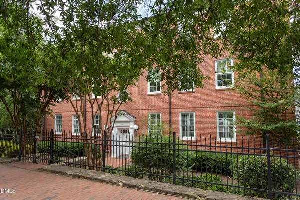 $1,999,000 | 213 East Franklin Street, Unit 400, Chapel Hill, NC 27514