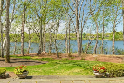 $3,250,000 | 125 Woodruff Avenue, Narragansett, RI 02882