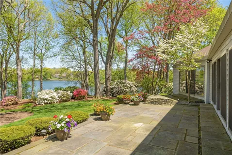 $3,250,000 | 125 Woodruff Avenue, Narragansett, RI 02882