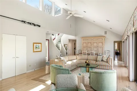 $3,250,000 | 125 Woodruff Avenue, Narragansett, RI 02882