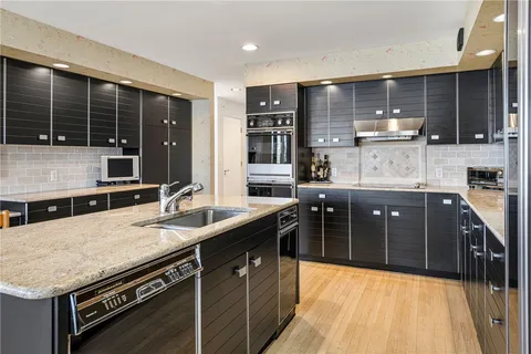 $3,250,000 | 125 Woodruff Avenue, Narragansett, RI 02882