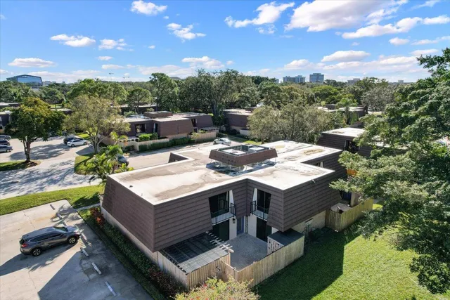 $3,000 | 709 7th Lane, Palm Beach Gardens, FL 33418