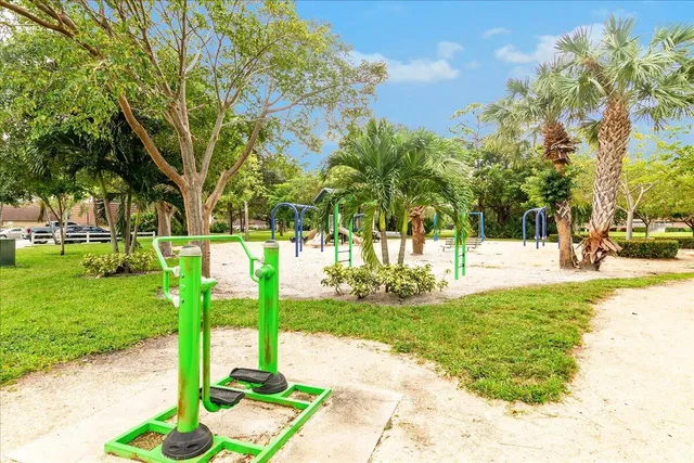 $3,000 | 709 7th Lane, Palm Beach Gardens, FL 33418