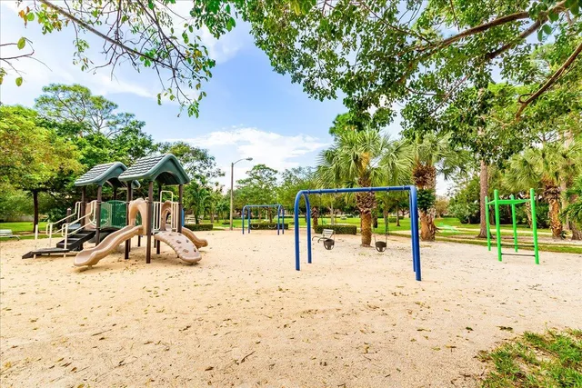 $3,000 | 709 7th Lane, Palm Beach Gardens, FL 33418