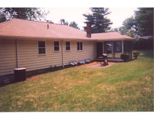 37 Colonial Road Medfield, MA 02052 - Photo 4 of 16 Gallery Image 4