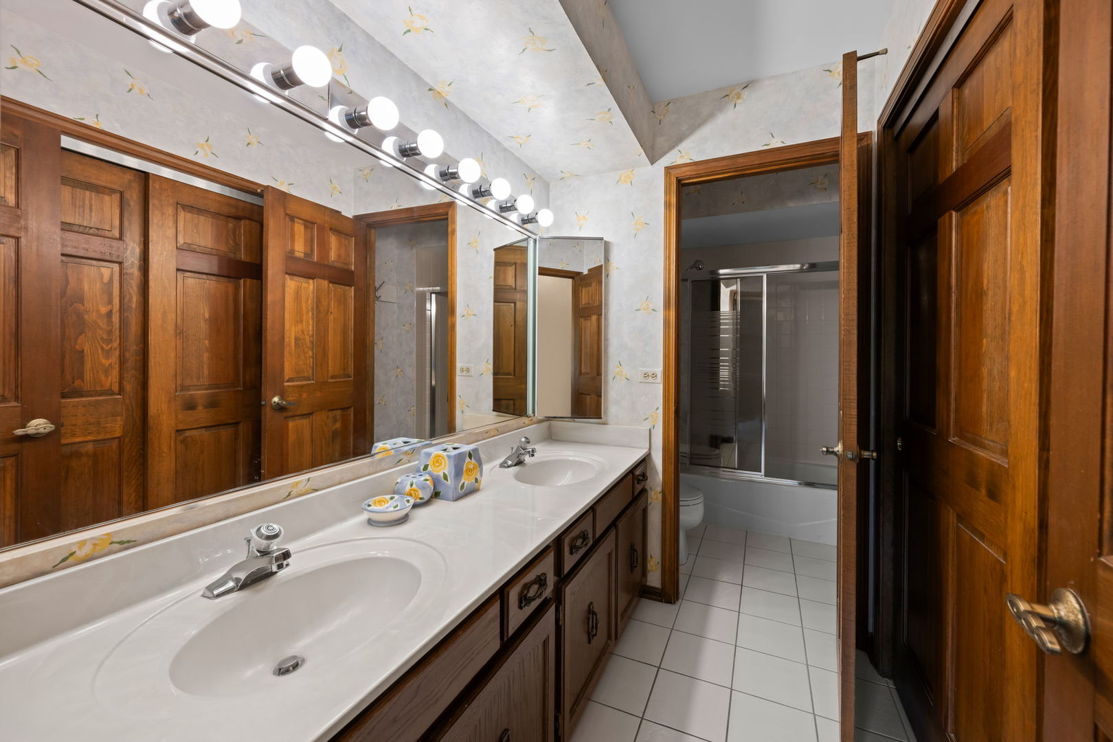 4211 Ridgeland Lane Northbrook, IL 60062 - Photo 25 of 36