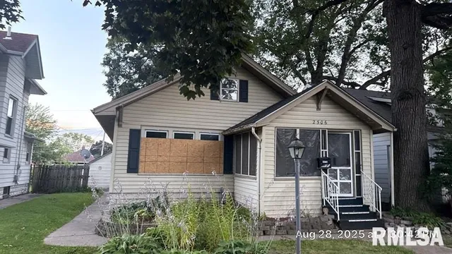 $89,900 | 2506 20th Avenue, Rock Island, IL 61201