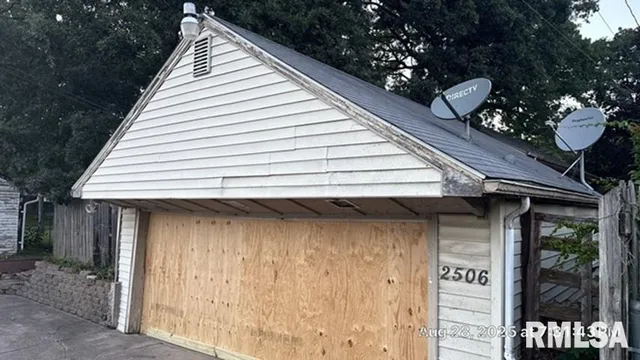 $89,900 | 2506 20th Avenue, Rock Island, IL 61201