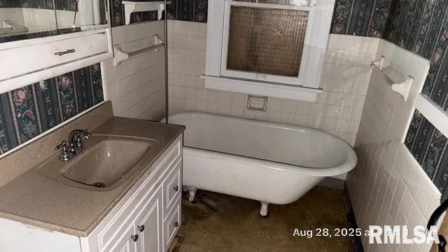 $89,900 | 2506 20th Avenue, Rock Island, IL 61201