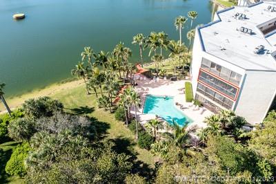 221 Northeast Plantation Road, Unit 311 Stuart, FL 34996 - Photo 6 of 28 Gallery Image 6