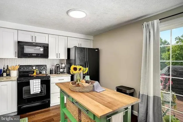 $550,000 | 44080 Ferncliff Terrace, Ashburn, VA 20147