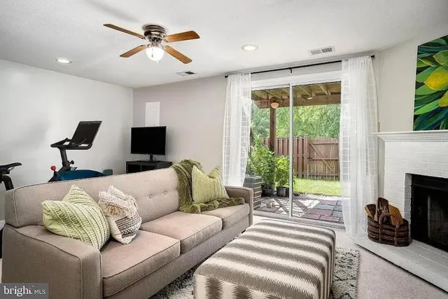 $550,000 | 44080 Ferncliff Terrace, Ashburn, VA 20147