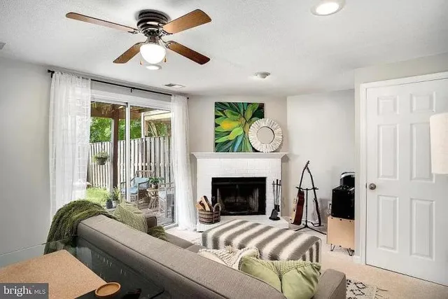 $550,000 | 44080 Ferncliff Terrace, Ashburn, VA 20147