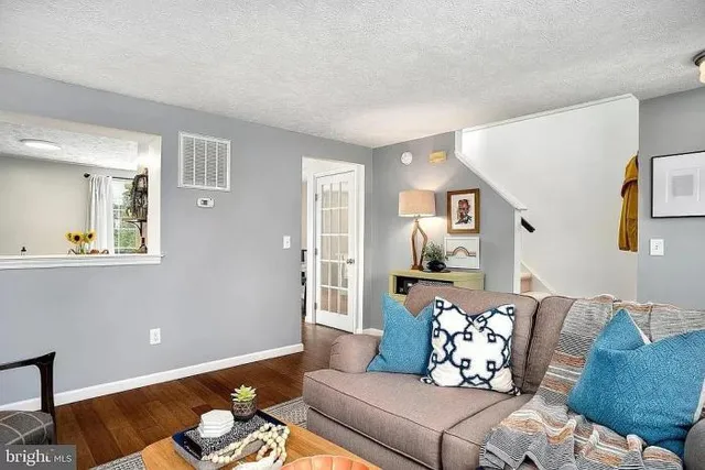 $550,000 | 44080 Ferncliff Terrace, Ashburn, VA 20147