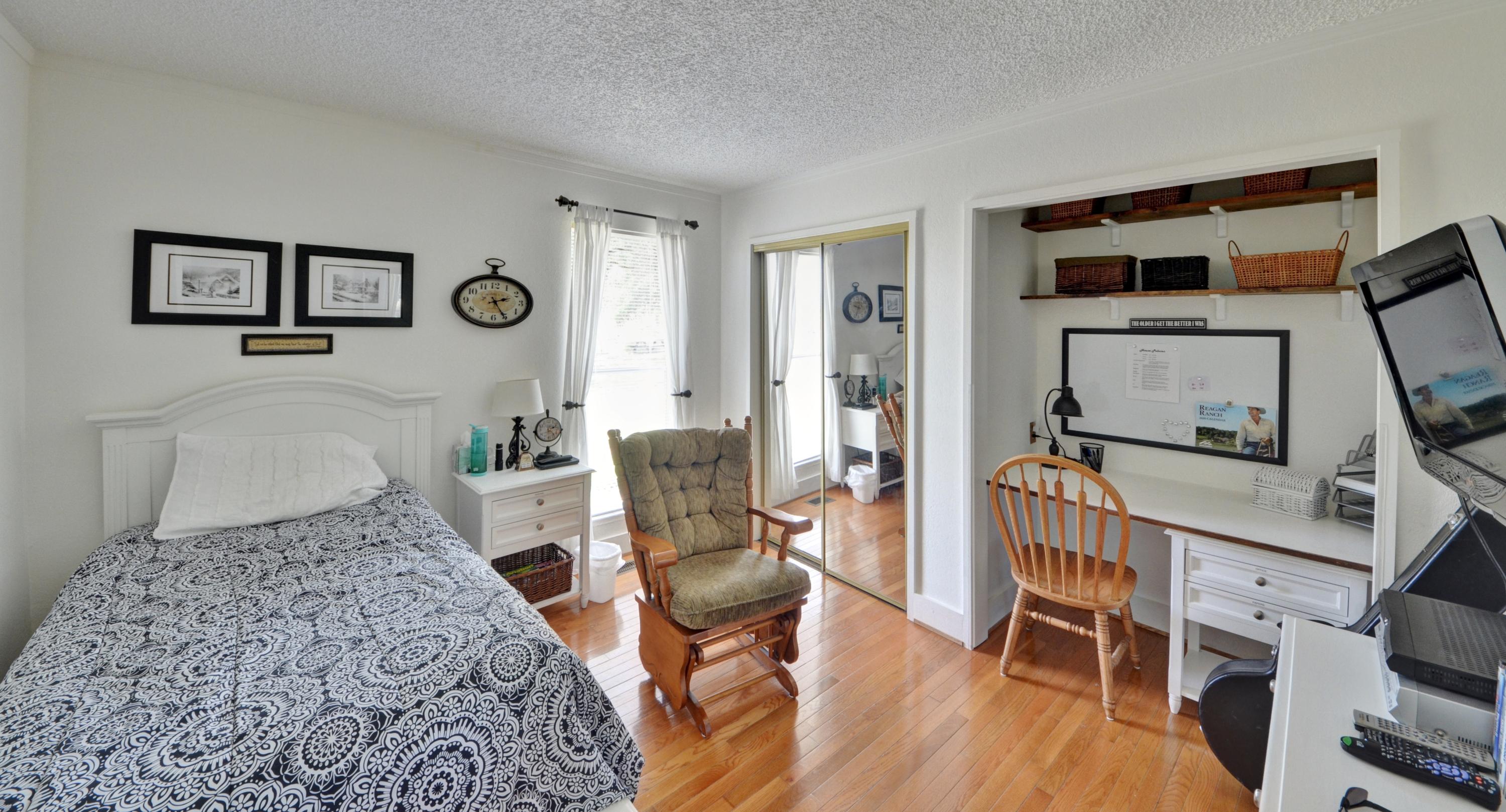 11005 Antioch Road White City, OR 97503 - Photo 47 of 62 Room #2