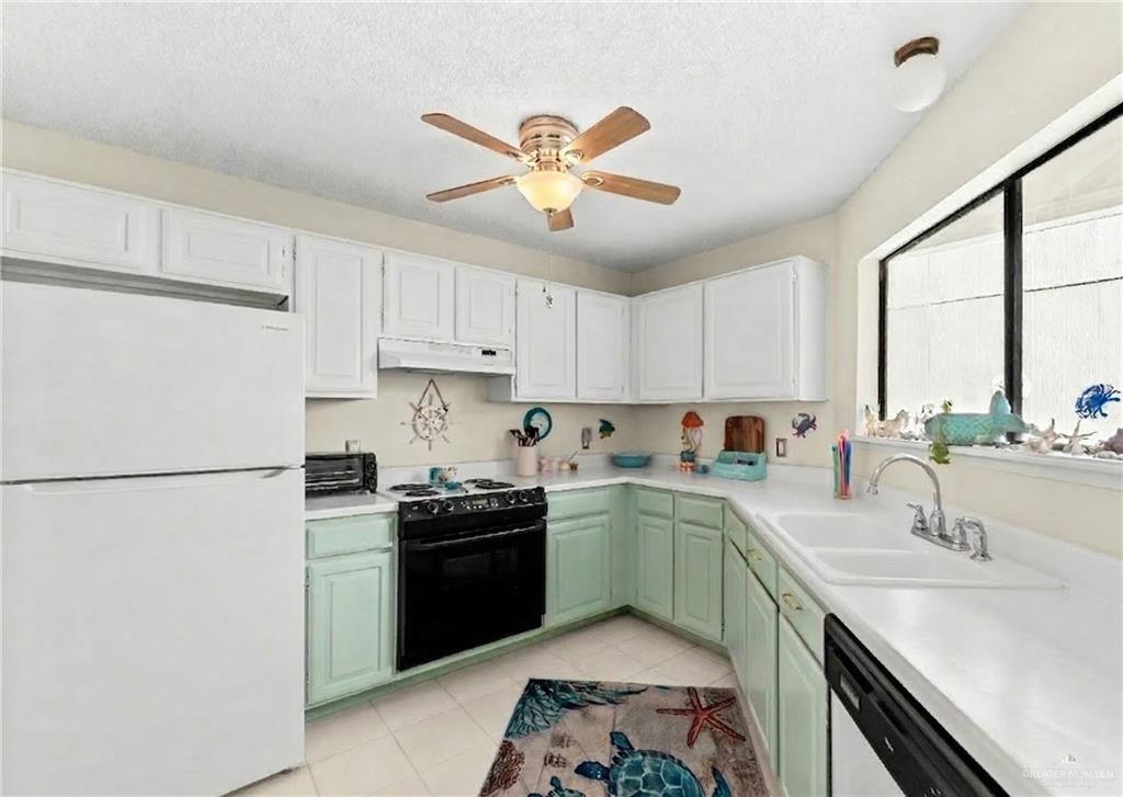 3038 Quail Springs Road, Unit B4 Corpus Christi, TX 78414 - Photo 6 of 12