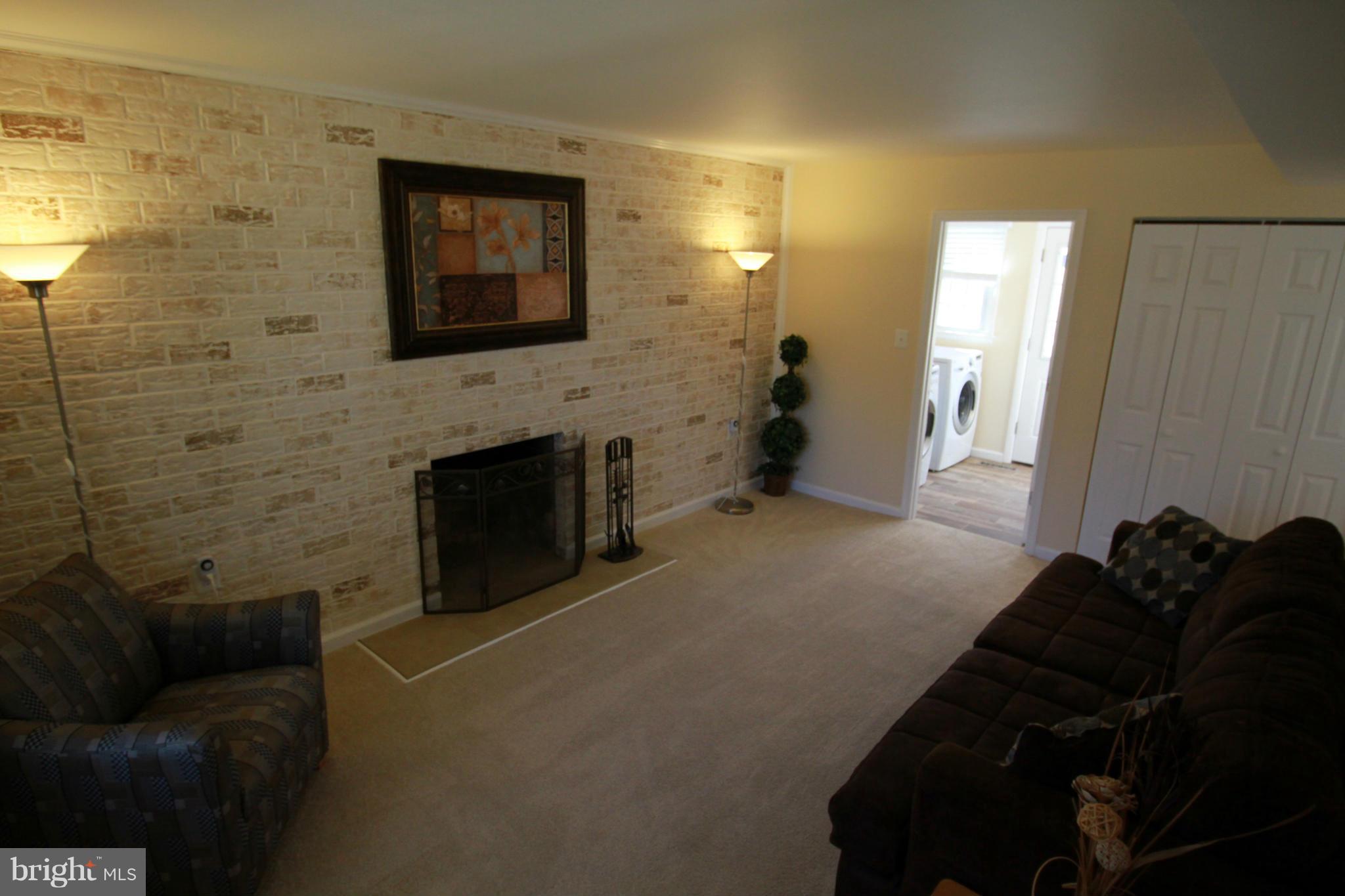 7986 Martown Road Laurel, MD 20723 - Photo 17 of 30 Family Room