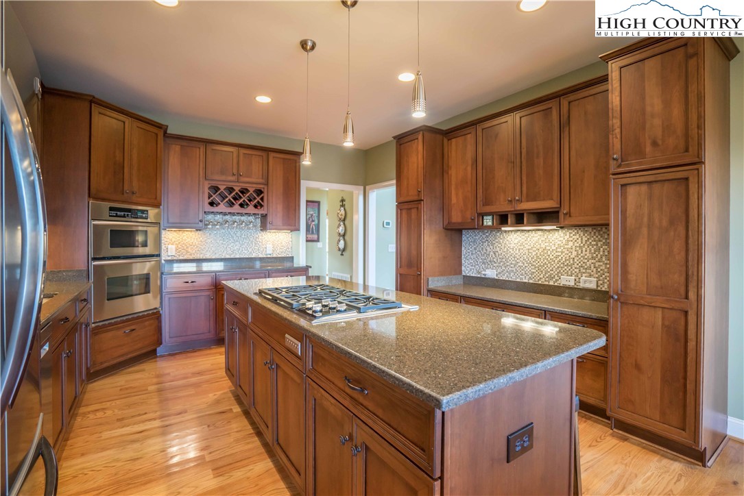242 Highland Ridge Road Blowing Rock, NC 28605 - Photo 12 of 47 Gallery Image 12