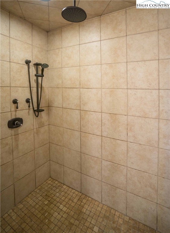 242 Highland Ridge Road Blowing Rock, NC 28605 - Photo 23 of 47 Gallery Image 23