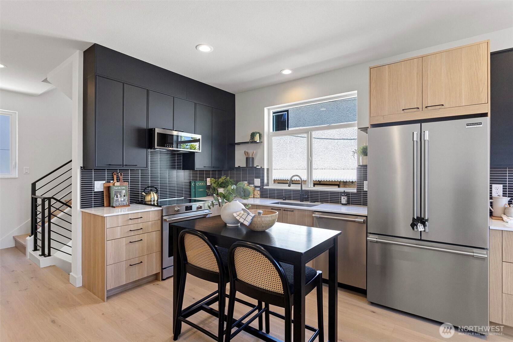 4430 Dayton Avenue North Seattle, WA 98103 - Photo 19 of 39