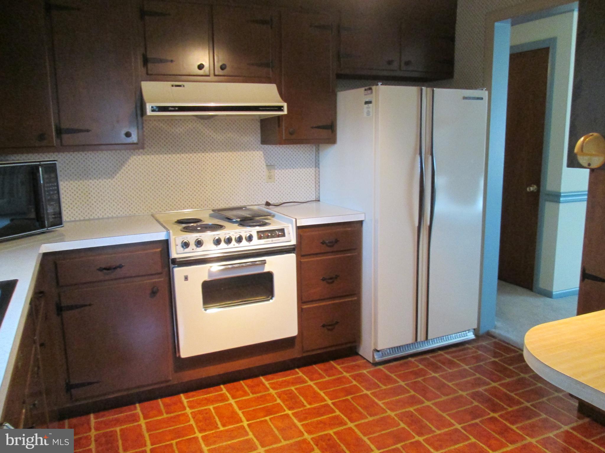 3 Neil Drive Lititz, PA 17543 - Photo 16 of 41 Kitchen