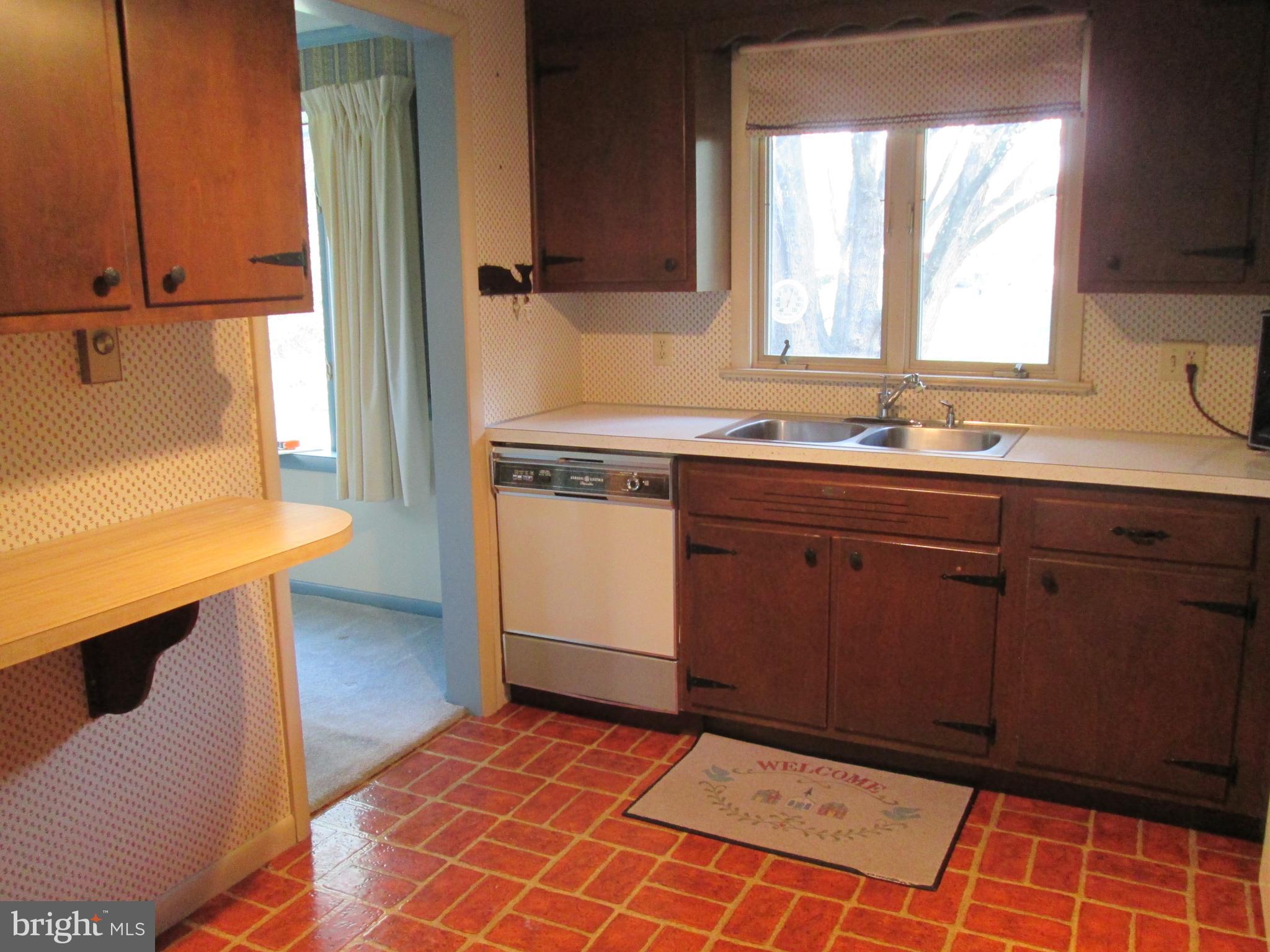 3 Neil Drive Lititz, PA 17543 - Photo 17 of 41 Kitchen