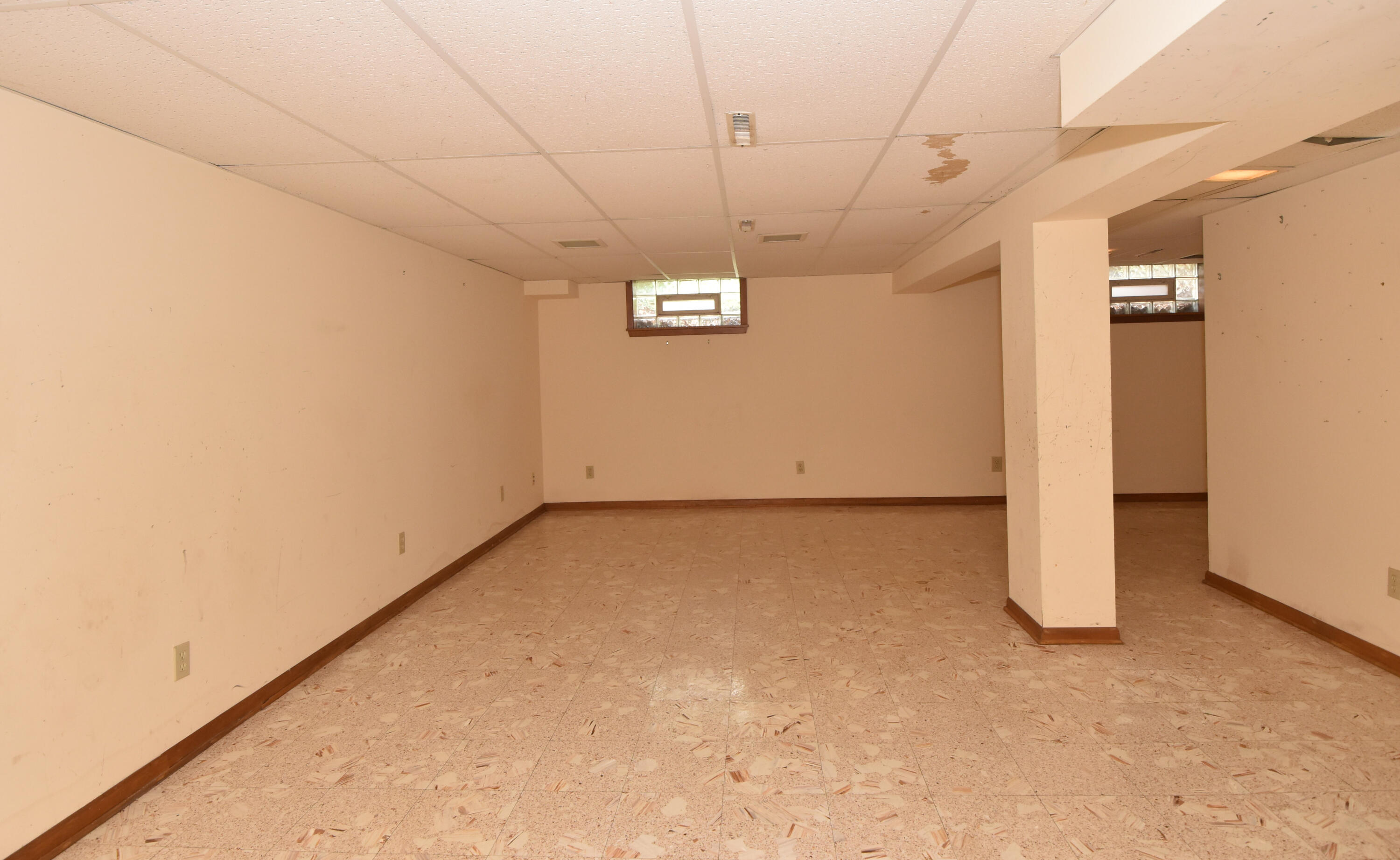 2205 Dwight Street Racine, WI 53403 - Photo 32 of 46 Lower Level