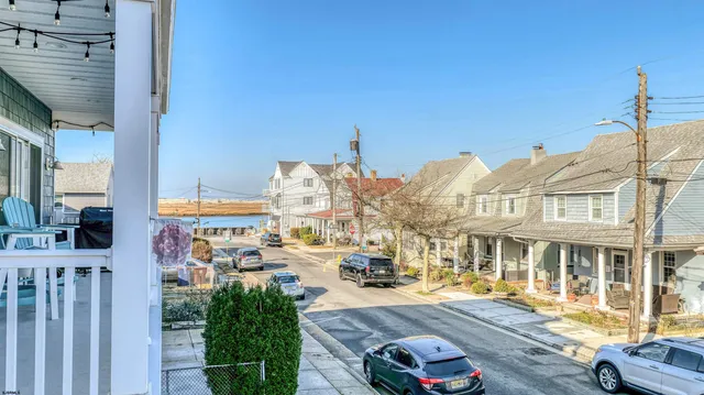 a view of multiple houses